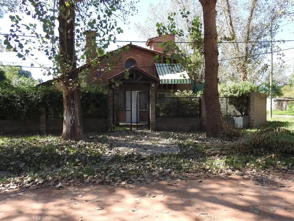 Casa en  venta Roldan Barrio Bosque Azul