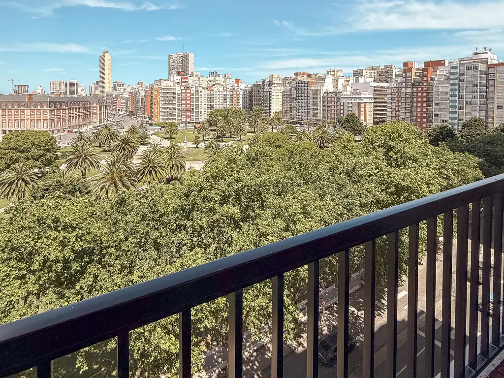 3 AMBIENTES CON VISTA AL MAR. PLAZA COLÓN.