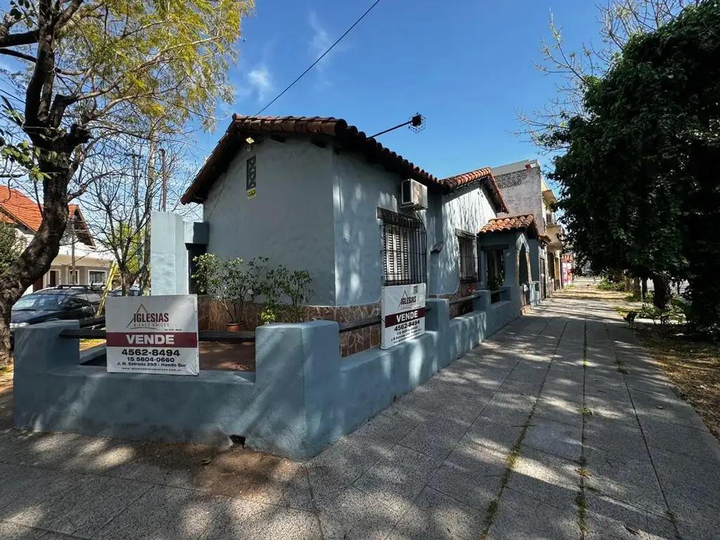 Casa de 4amb c/cochera- Haedo