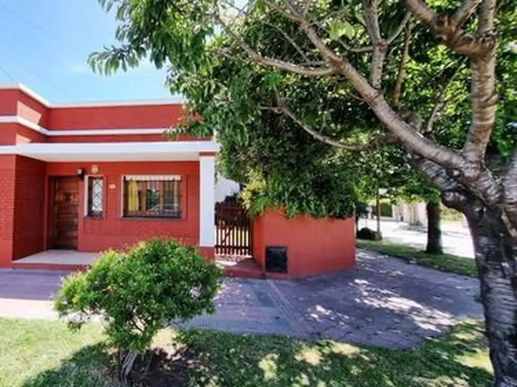 Casa  En Venta Ubicado En Miramar, Costa Atlántica, Buenos