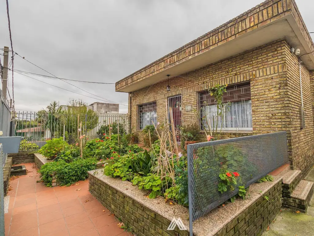 Venta casa 3 dormitorios Gran terreno Maroñas