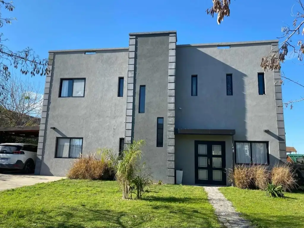 Casa en Alquiler A La Laguna barrio Canton Norte Escobar