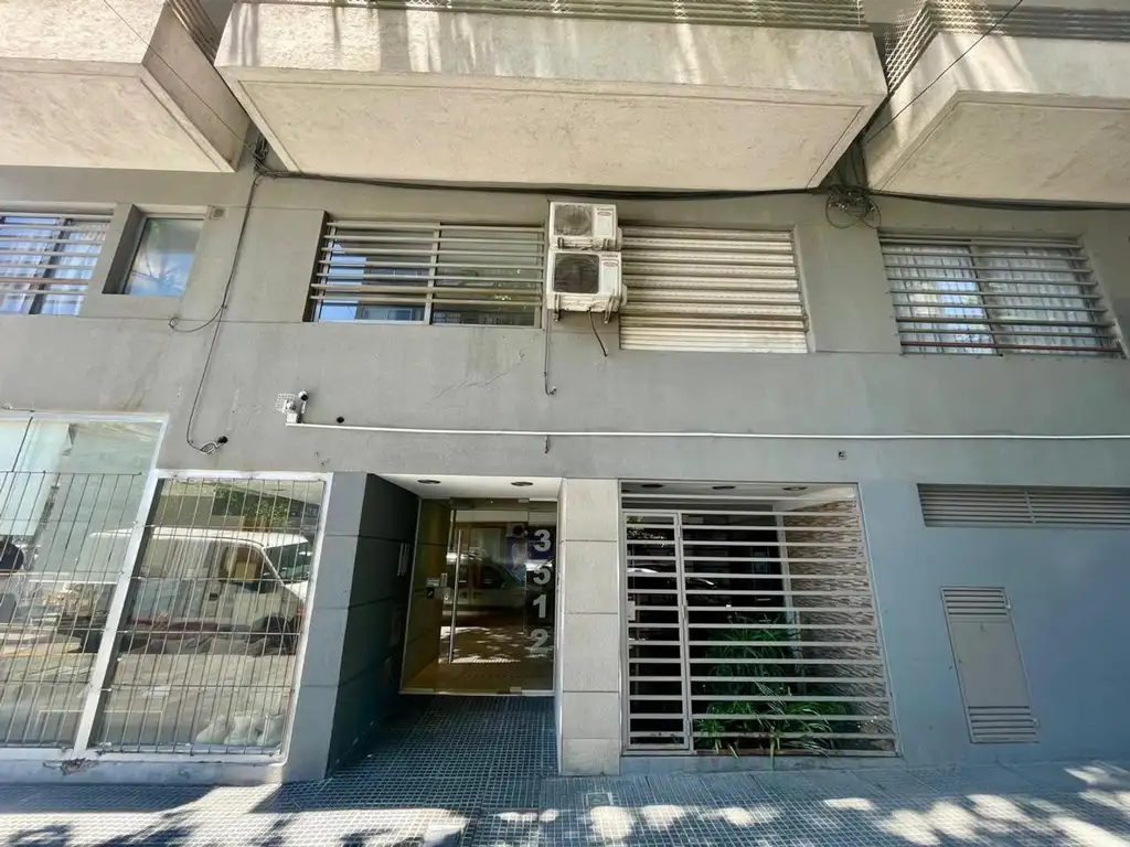 Departamento de 2 ambientes al frente en Colegiales