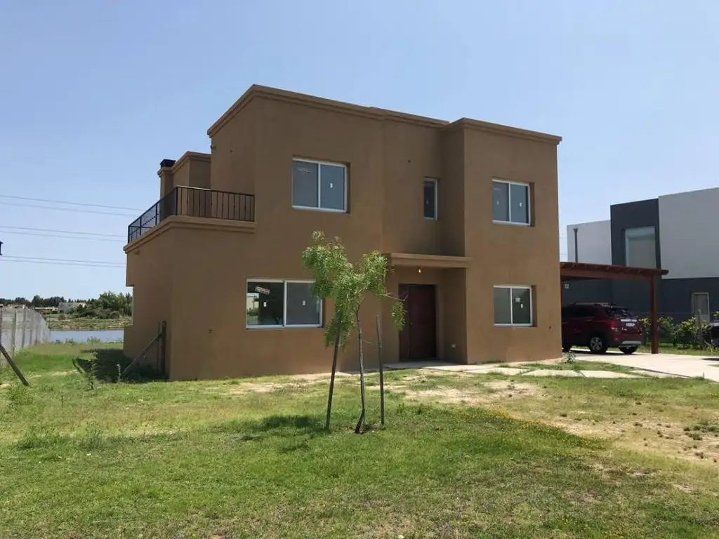 BARRIO SAN GABRIEL - VILLANUEVA - CASA ESTRENAR 4 AMBIENTES 3 DORMITORIOS - LOTE A LAGUNA- ESCOBAR T