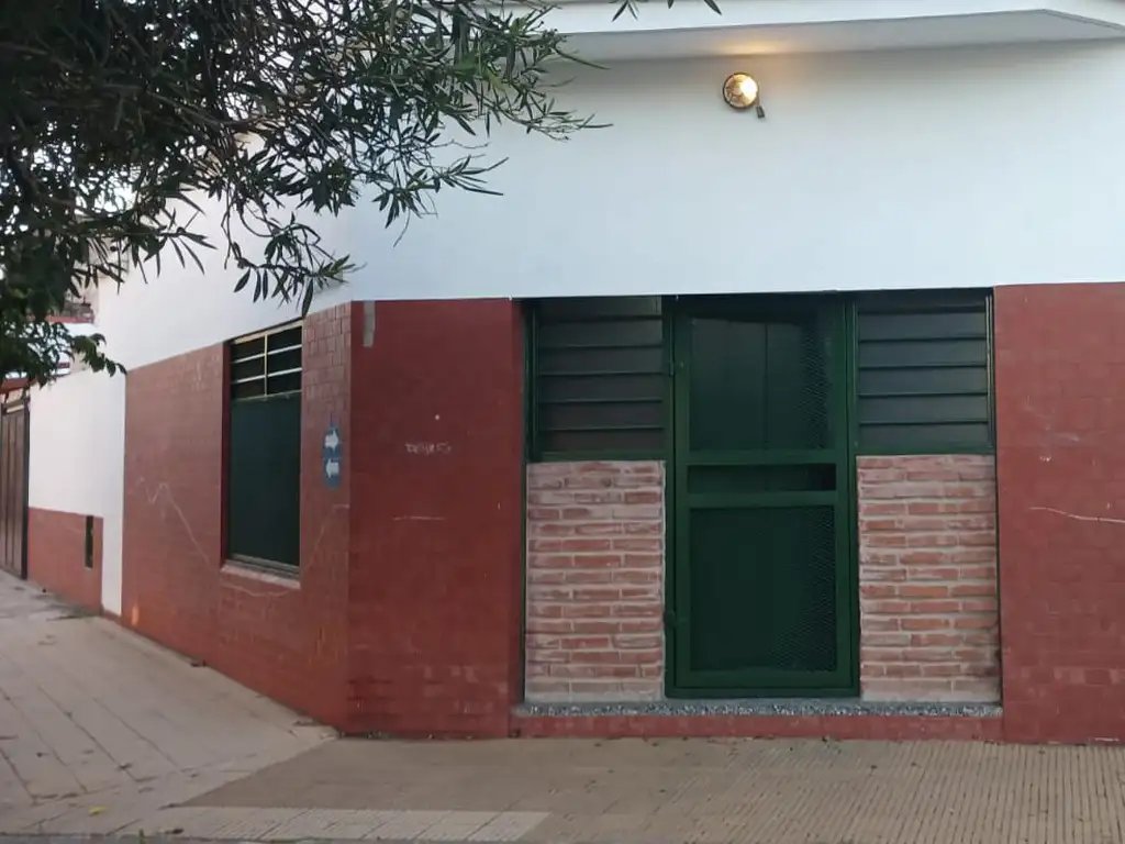 CASA EN ESQUINA