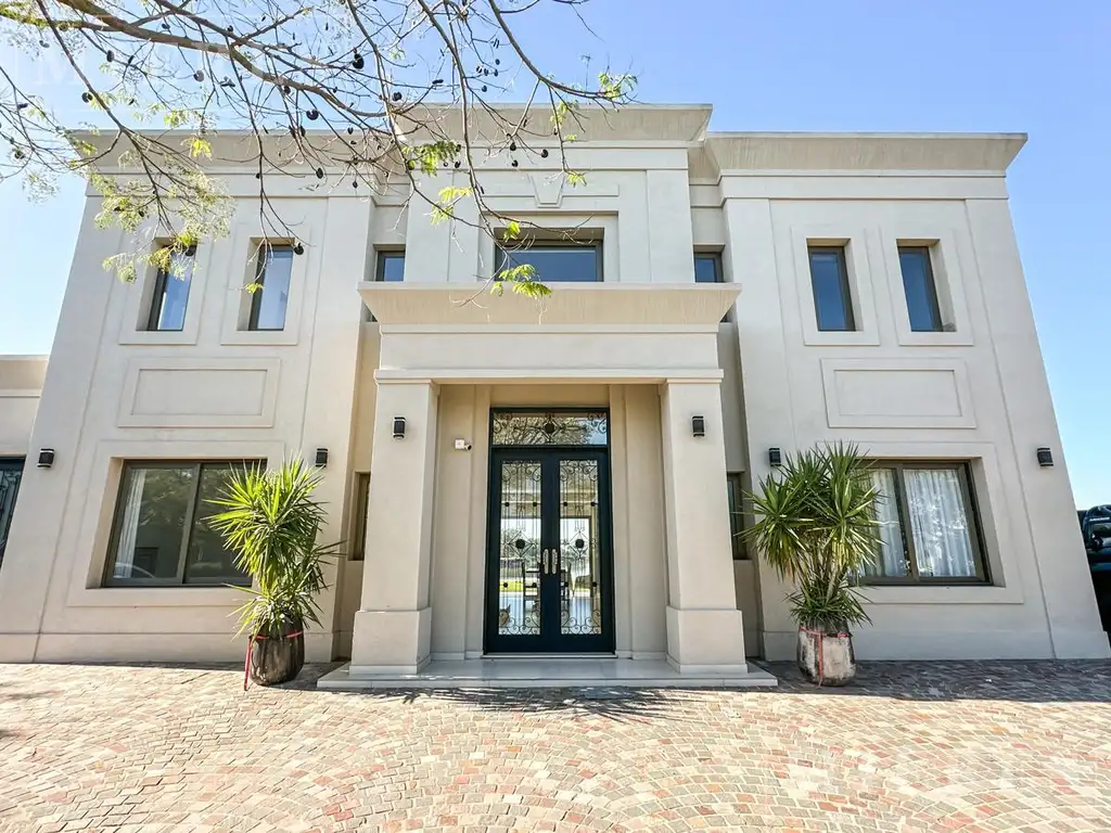 Casa en venta a la laguna en El Cantón  barrio Islas