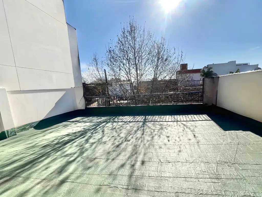 SE VENDE PH CON TERRAZA Y SIN EXPENSAS