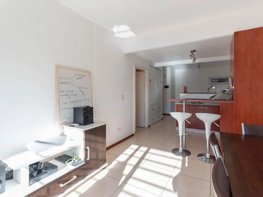 VENTA DEPARTAMENTO MONOAMBIENTE - GUARDACOCHE - SUPER LUMINOSO! OPORTUNIDAD