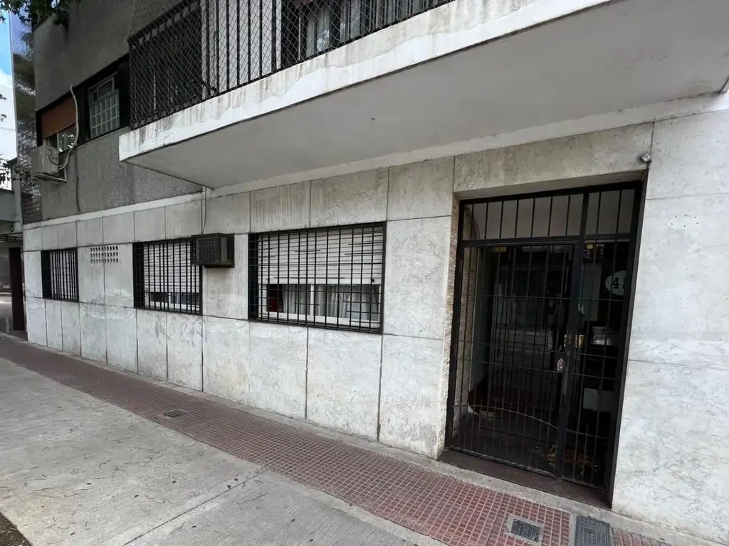 Venta y alquiler de departamento de 4 ambientes en Pompeya