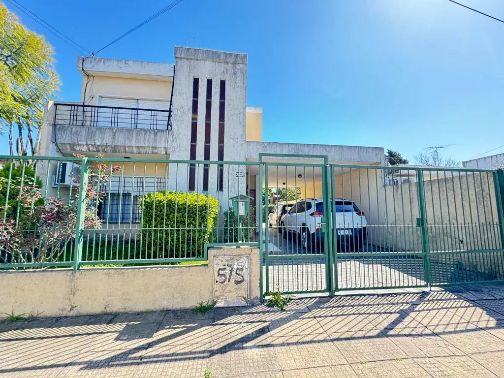 VENTA CASA 4 AMB SAN ANTONIO DE PADUA COCHERA