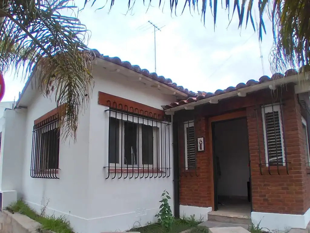 Casa a refaccionar Madero al 2000 - San Fernando