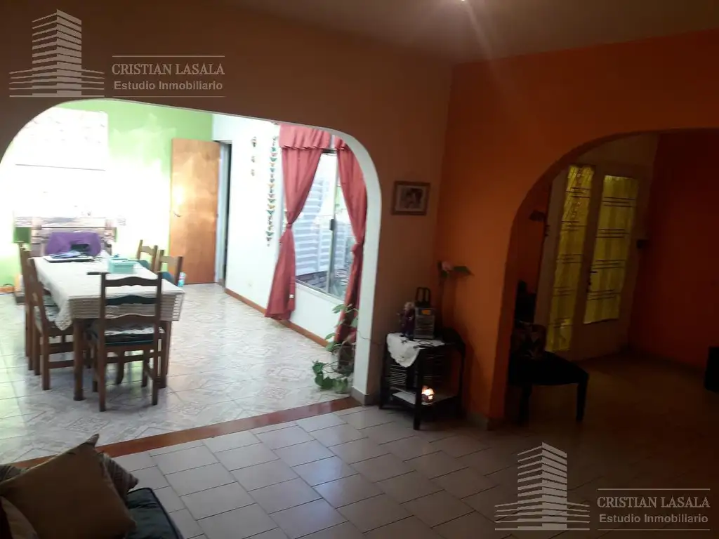 Casa 4 Ambientes- Ituzaingó Norte (VENTA-PERMUTA)