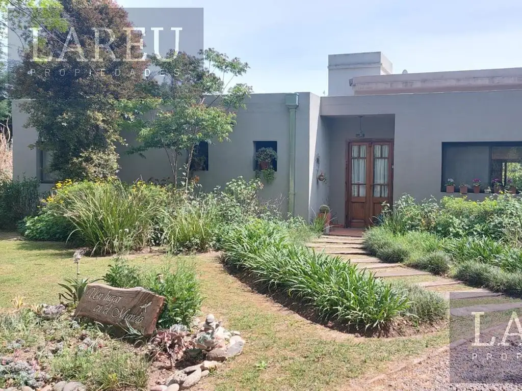 Casa en el Barrio Roble Joven