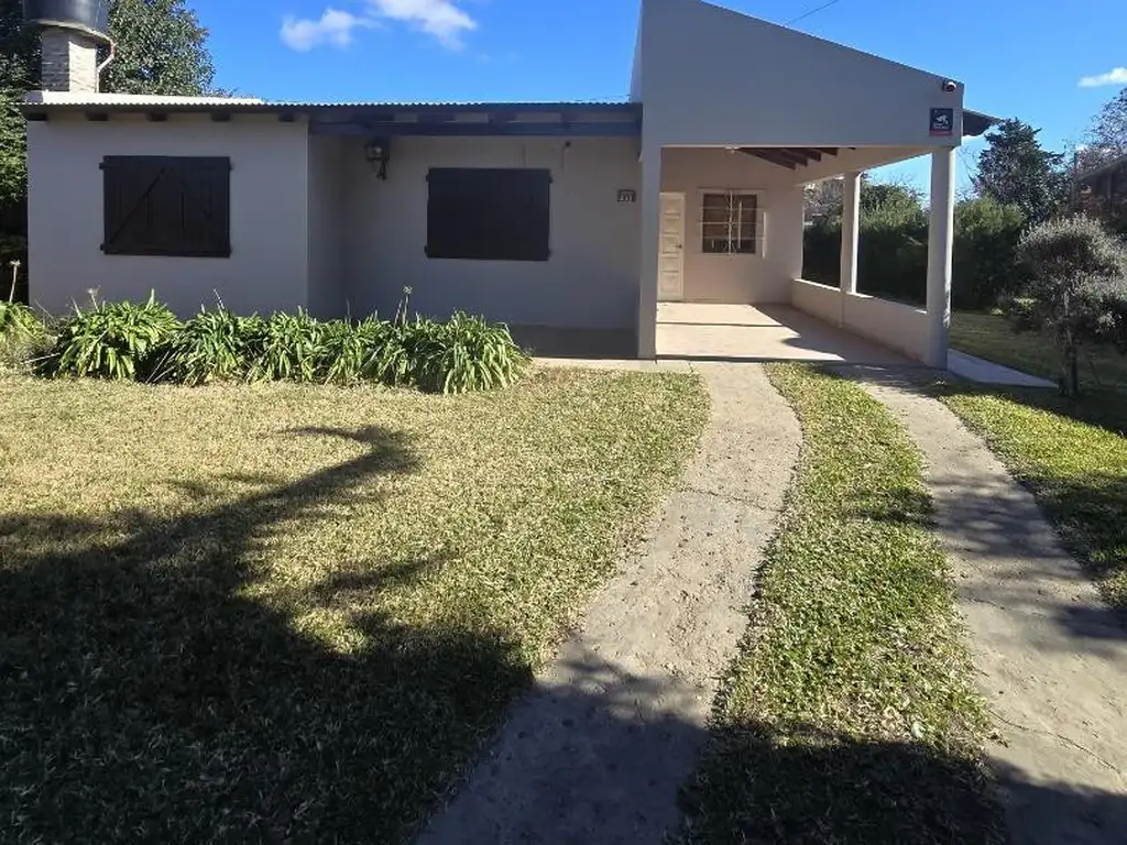 CASA 3 DORMITORIOS, TODOS LOS SERVICIOS. PUEBLO BELGRANO