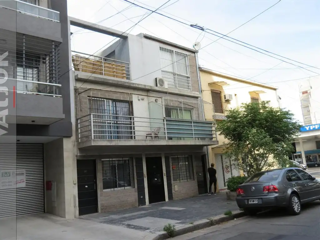 Departamento Tipo Casa en Duplex al frente de 3 ambientes