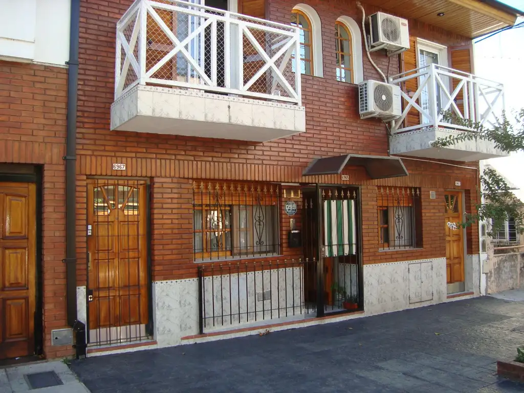 LINIERS. GARCIA DE COSSIO 6900. PH 3 AMBIENTES FRENTE 2 BALCONES. PATIO PARRILLA.