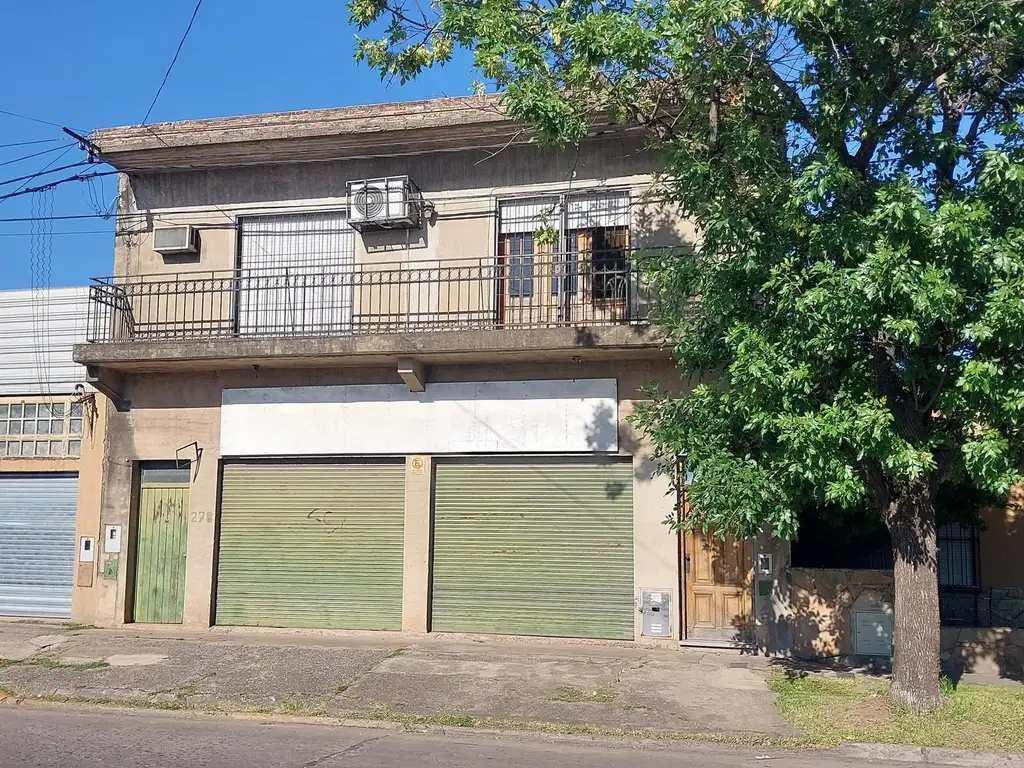 Venta Galpón/Depósito con Vivienda en Av. Provincias Unidas al 200