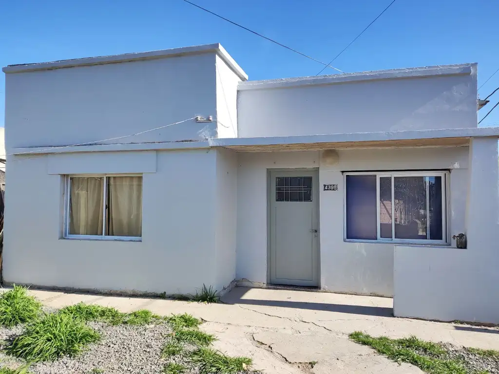 Casa en venta Berisso de 3 dormitorios con local