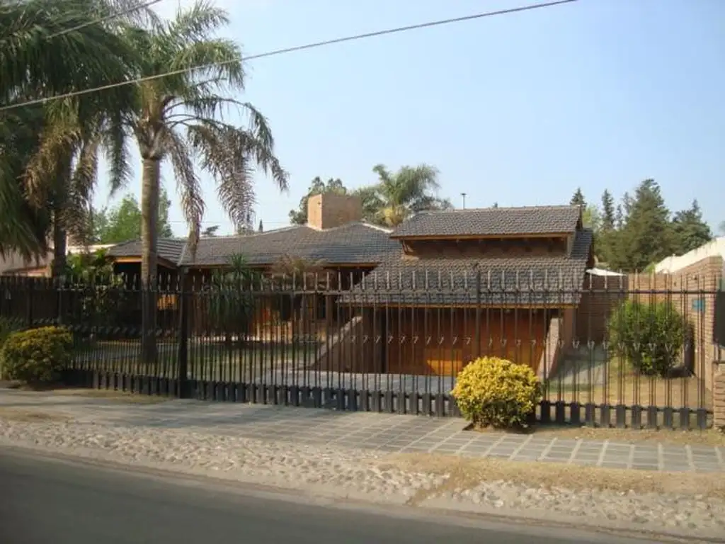 Casa de Categoría - Estilo CLásico - Oportunidad - Corazón de Villa Belgrano