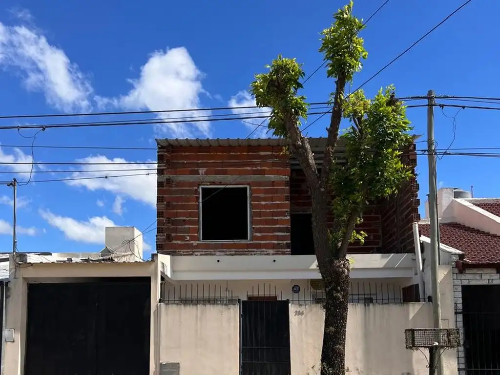 Se vende casa Sobre calle 21 Avellaneda  Santa Fe