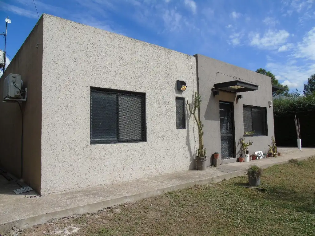 Casa  en Venta en Barrio Parque Sakura, Exaltación de la Cruz, G.B.A. Zona Norte