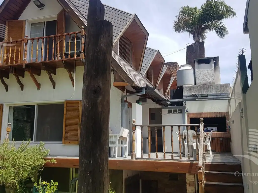 Casa en Venta en VILLA MARTELLI Barrio Parque con gran jardin