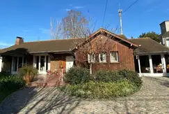 CASA A LA VENTA DE 4 AMBIENTES EN EL CORTIJO