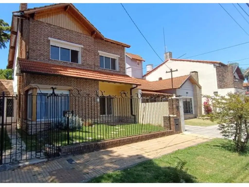 Alquiler de casa 5ambientes barrio Golf de Olivos