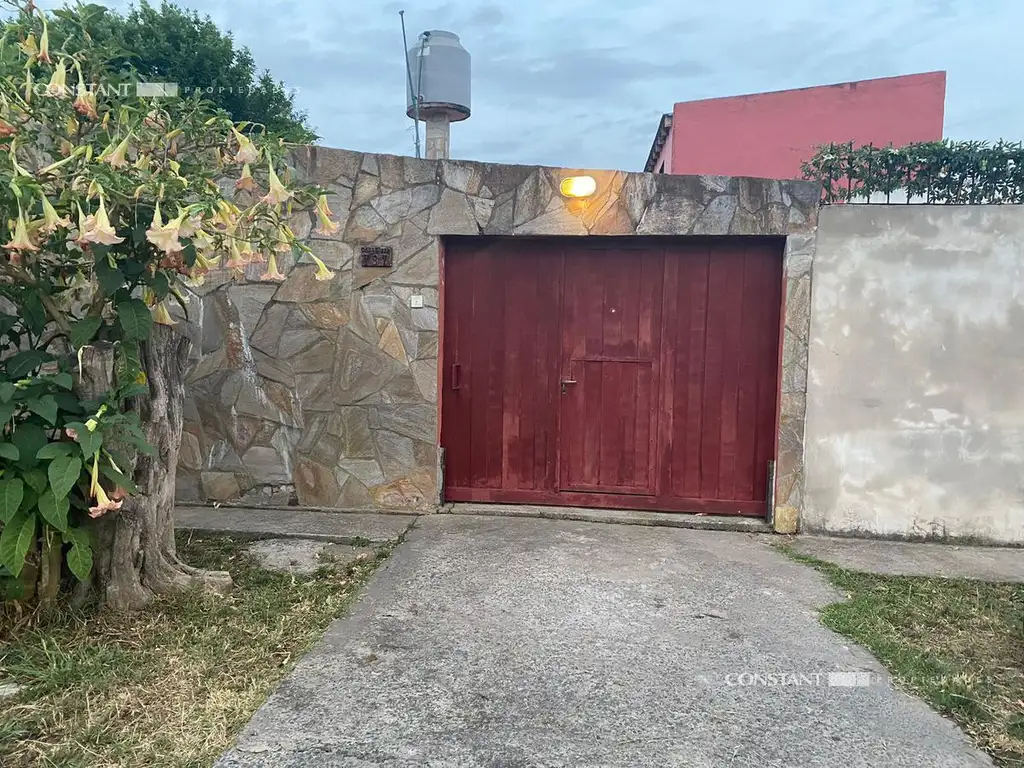 Casa en venta de cuatro dormitorios en La Plata