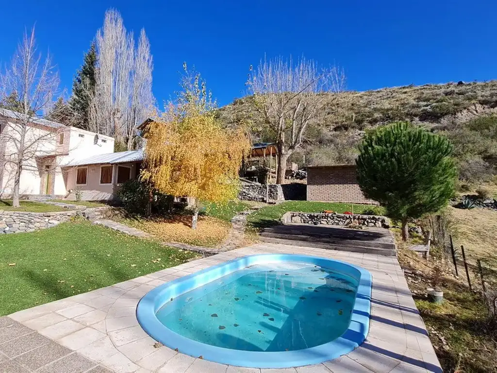 Complejo de Cabañas en venta - 6 Dormitorios 3 Baños - 1.000Mts2 - Luján de Cuyo, Mendoza