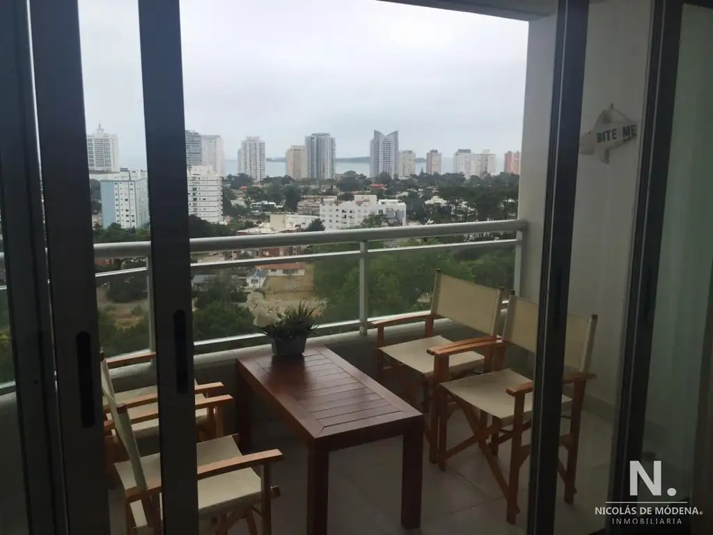 Apartamento de venta de 1 dormitorio y medio en Punta Del Este