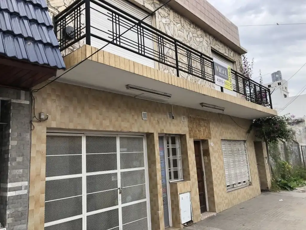 IMPORTANTE INMUEBLE COMERCIAL Y MULTIFAMILIAR EN EZEIZA