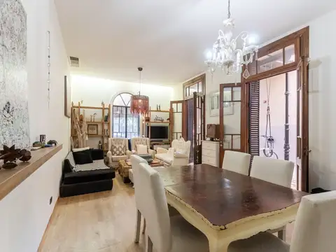 Venta Casa Lote Propio 4 ambientes - Refaccionada