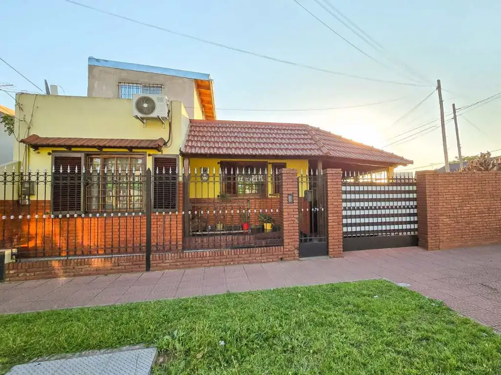 CASA EN VENTA  EN SAN JOSE DE 4 AMBIENTES