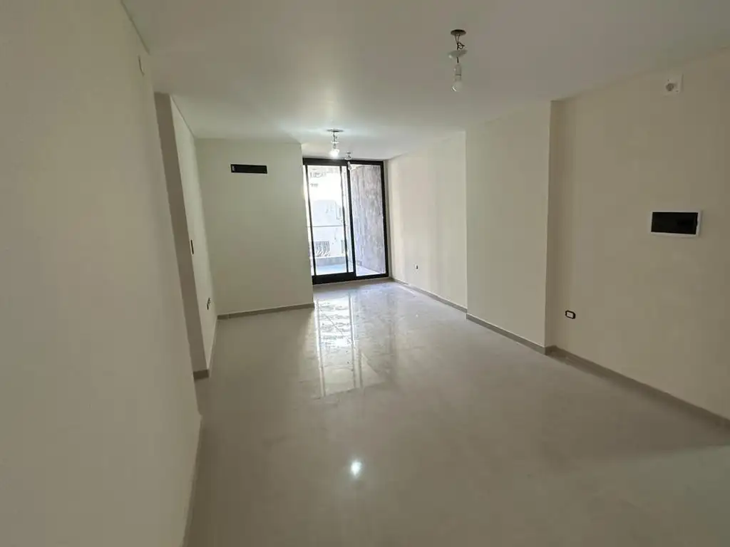 Departamento en  Nueva Córdoba Reggia 6 1 dormitorio con balcón 1 baño con amenities