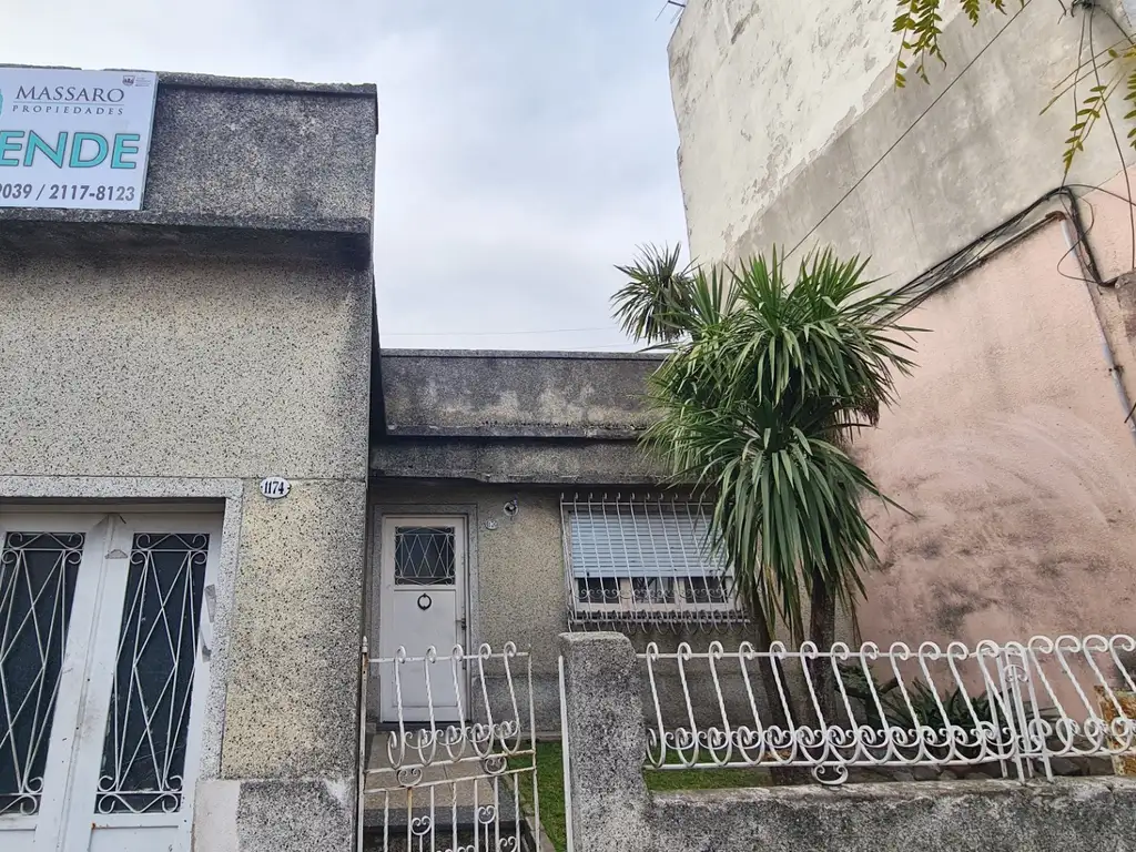 Lote de terreno en venta, Mataderos.