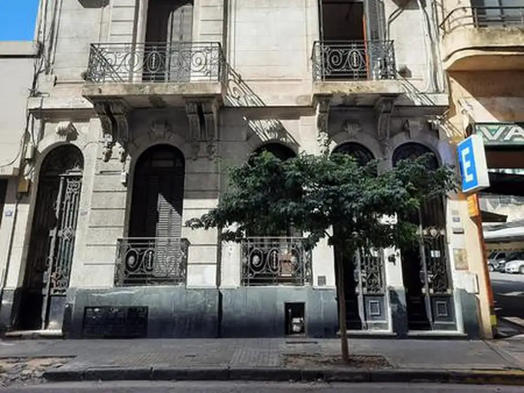 Casa Oficina en Planta Alta a la Venta  Rosario Centro - Italia 753