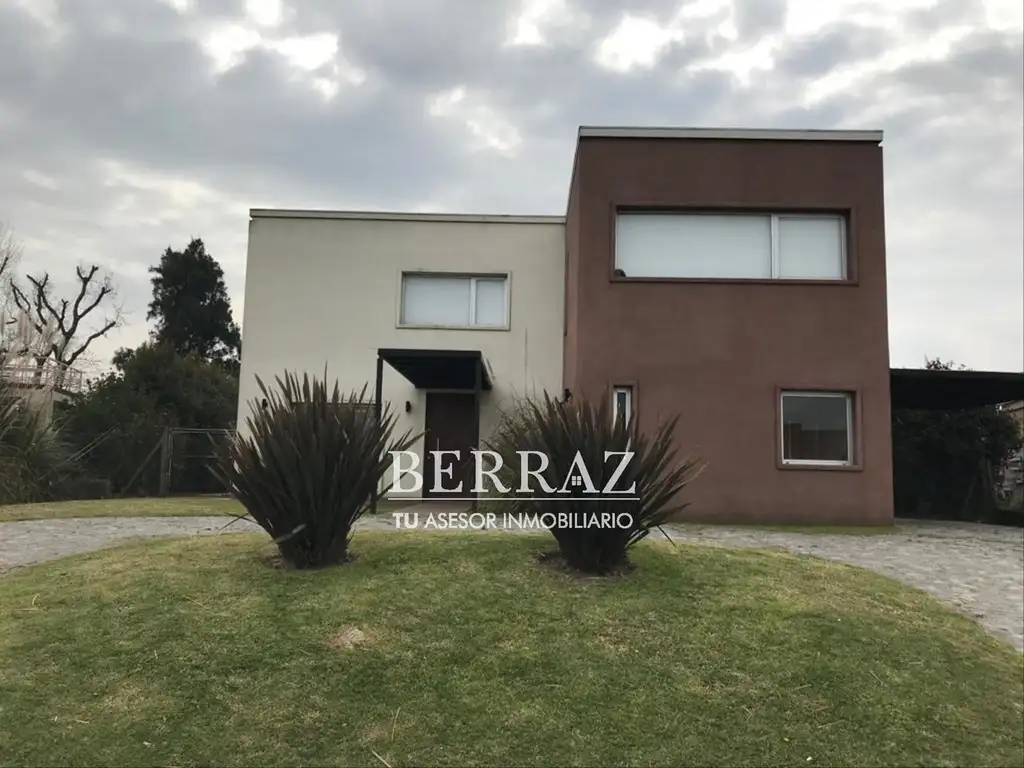 Casa venta 6 ambientes en Haras Santa Maria Los Robles Escobar lote de 1000 m2