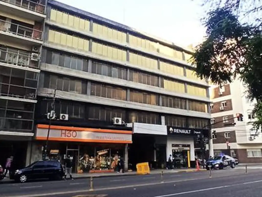 Avenida La Plata al 100 Cochera en Venta en Almagro