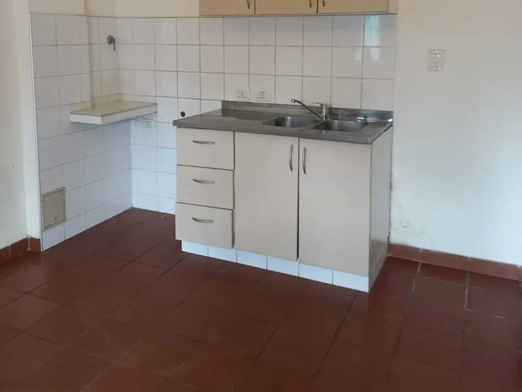 Depósito Galpón  en Venta en CUBA Villa de Mayo, Malvinas Argentinas, G.B.A. Zona Norte