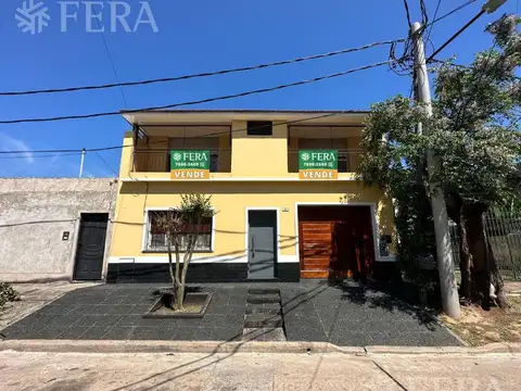 Venta casa 5 ambientes con cochera en Bernal