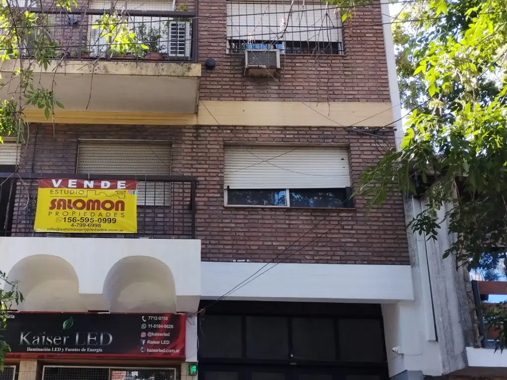 3 amb excelente zona 3 cdras Av al frente con balcón corrido lavadero cub pequeño patio