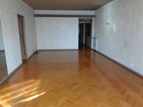 VENTA SEMIPISO AL FTE C/BCON 2 COCHERAS 4 AMB C/DEP - Foto 0