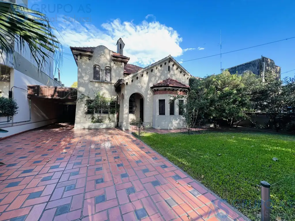 Hermosa Casa de estilo con Jardín