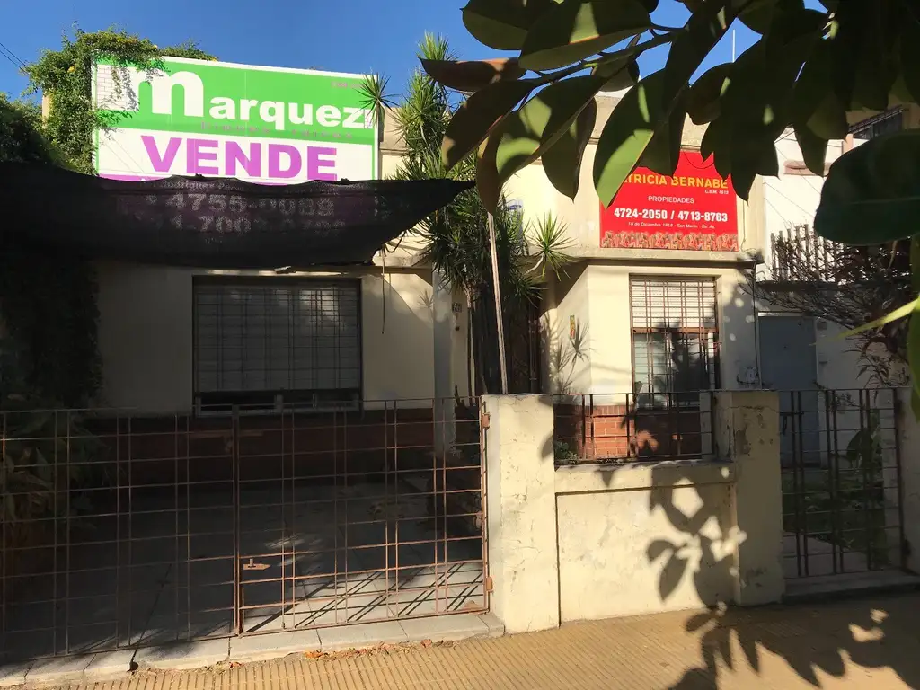 TERRENO CON 2 VIVIENDAS, IDEAL CONSTRUCTORES