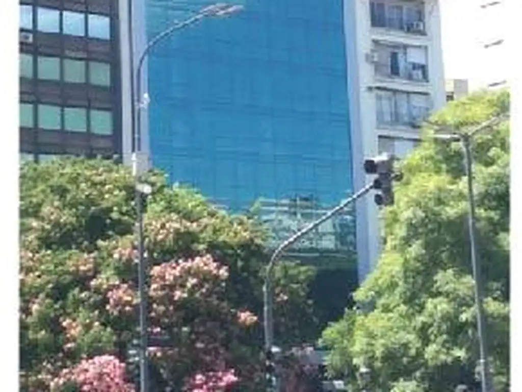 ALQUILER EDIFICIO COMERCIAL CENTRO.