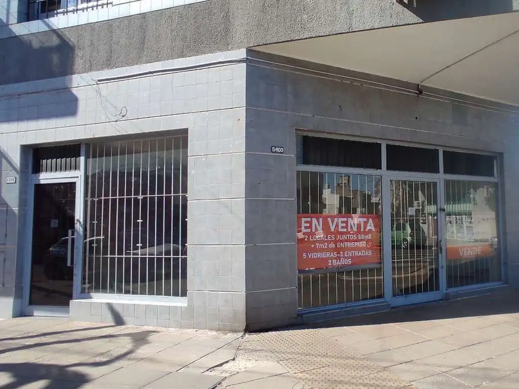 Av.Jonte Esquina Virgilio  LOCALES en BLOCK Sup en Planta 90M2 "Cuadra Comercial" VIDRIERAS-REJAS