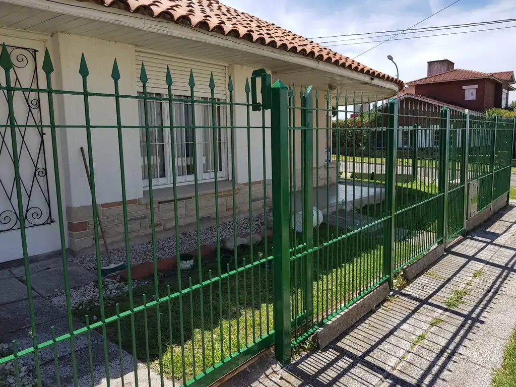 Casa en venta - 3 Dormitorios 2 Baños - Cochera - 163Mts2 - Mar del Plata