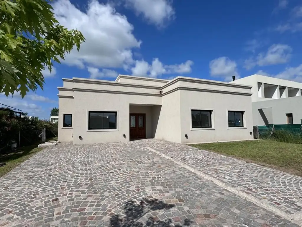 CASA EN VENTA EN EL NAUDIR