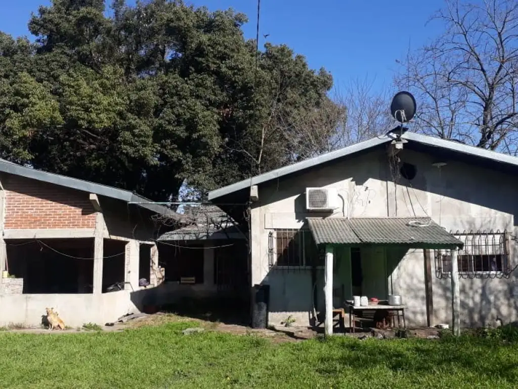 Casa Quinta sobre Gutierrez, a metros de Luro, Glew